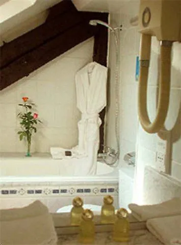 Relais Hotel Du Vieux Paris