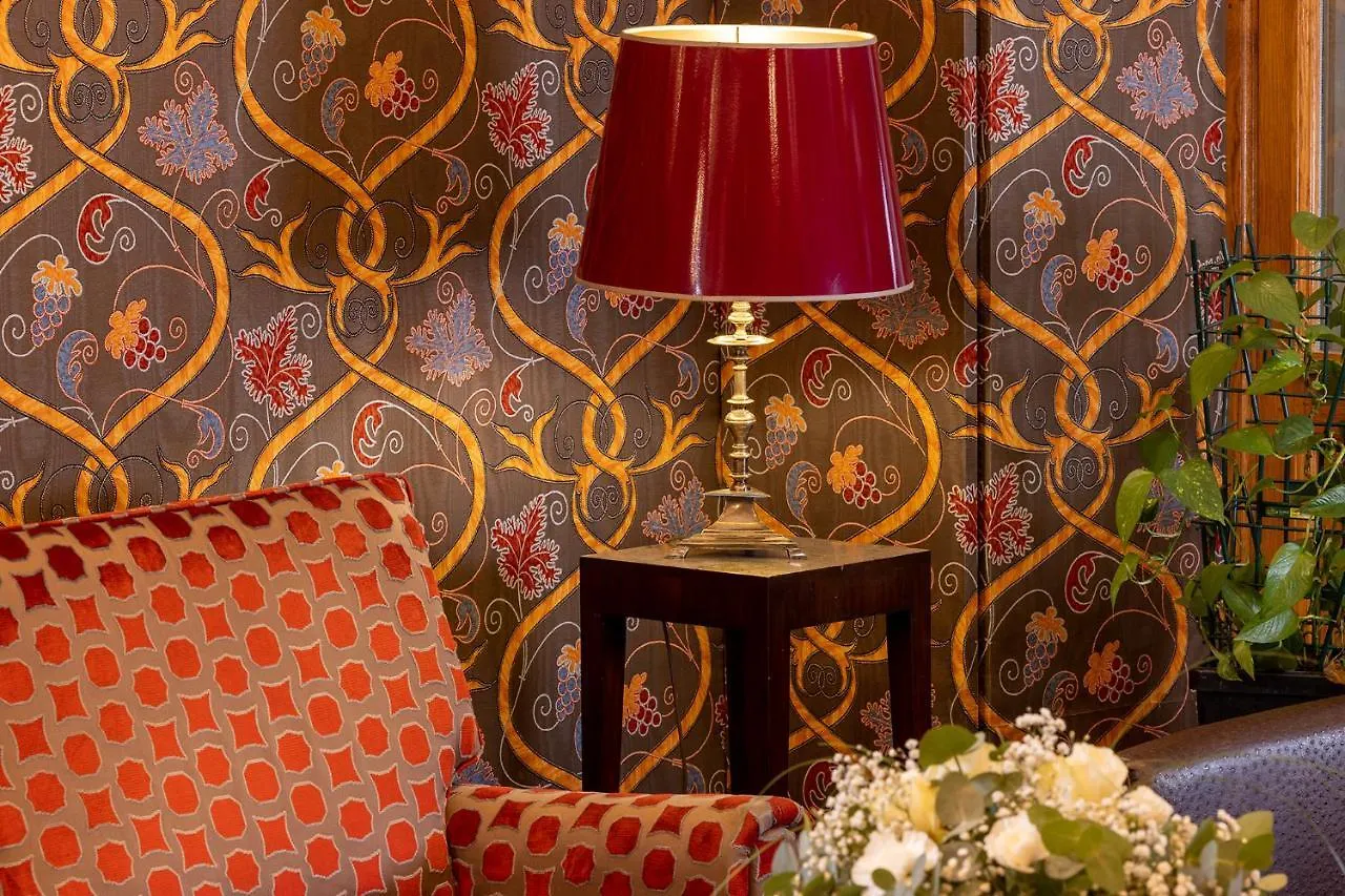 Relais Hotel Du Vieux Paris