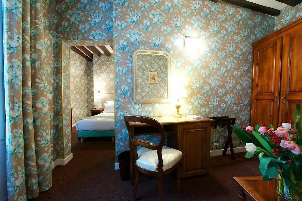 Relais Hôtel du Vieux Paris Hotel