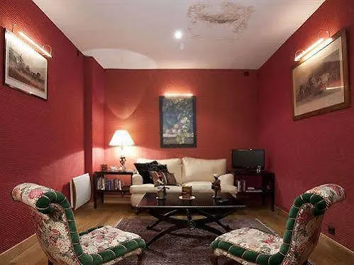 ****  Relais Hotel Du Vieux Paris France