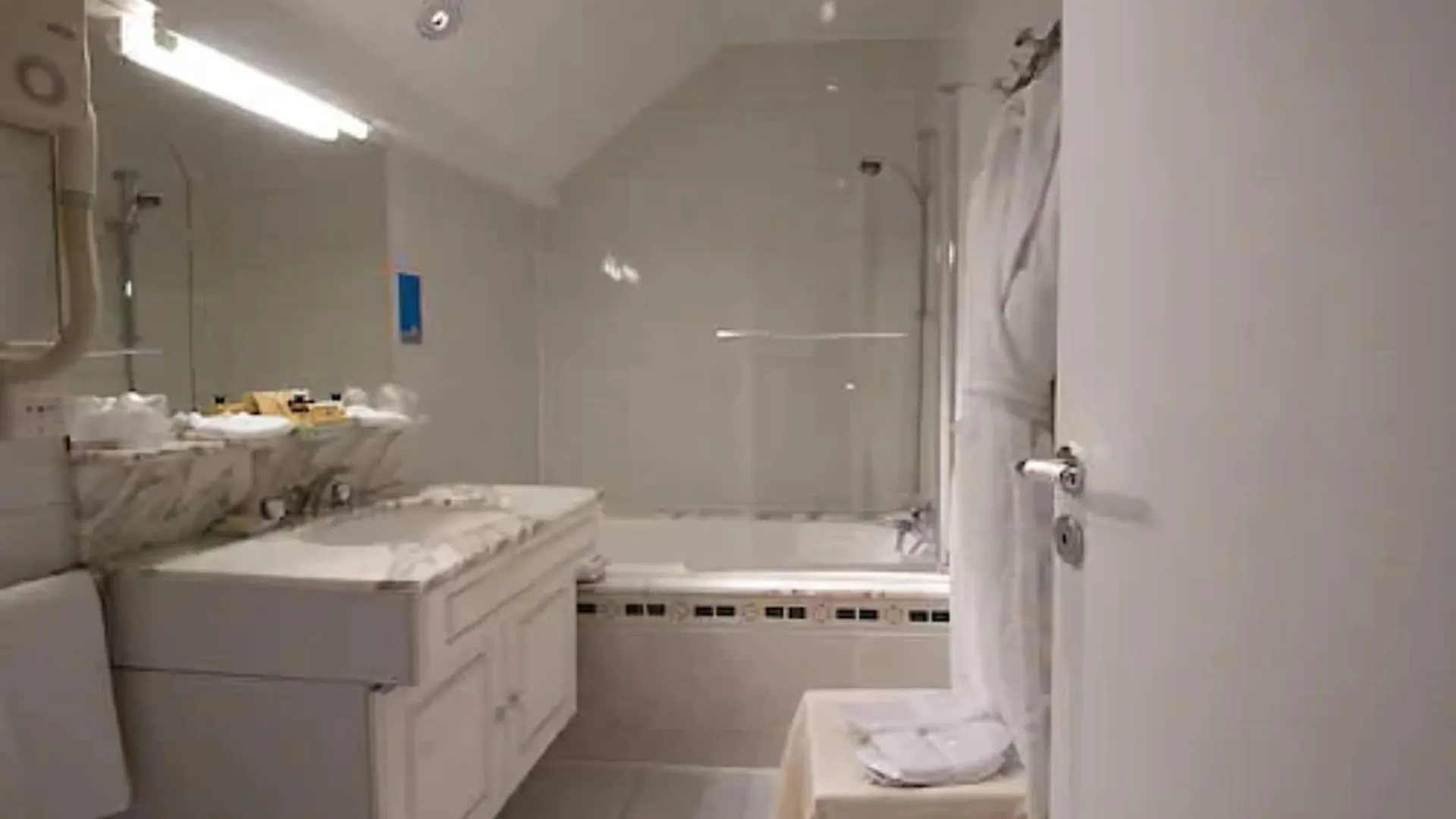 Relais Hotel Du Vieux Paris