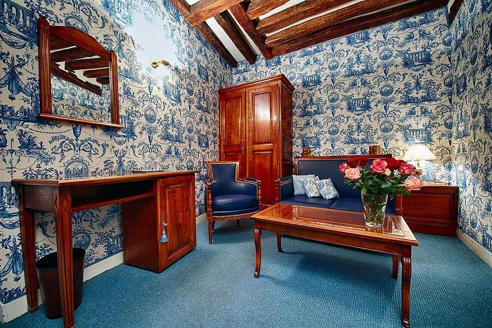 ****  Relais Hotel Du Vieux Paris France